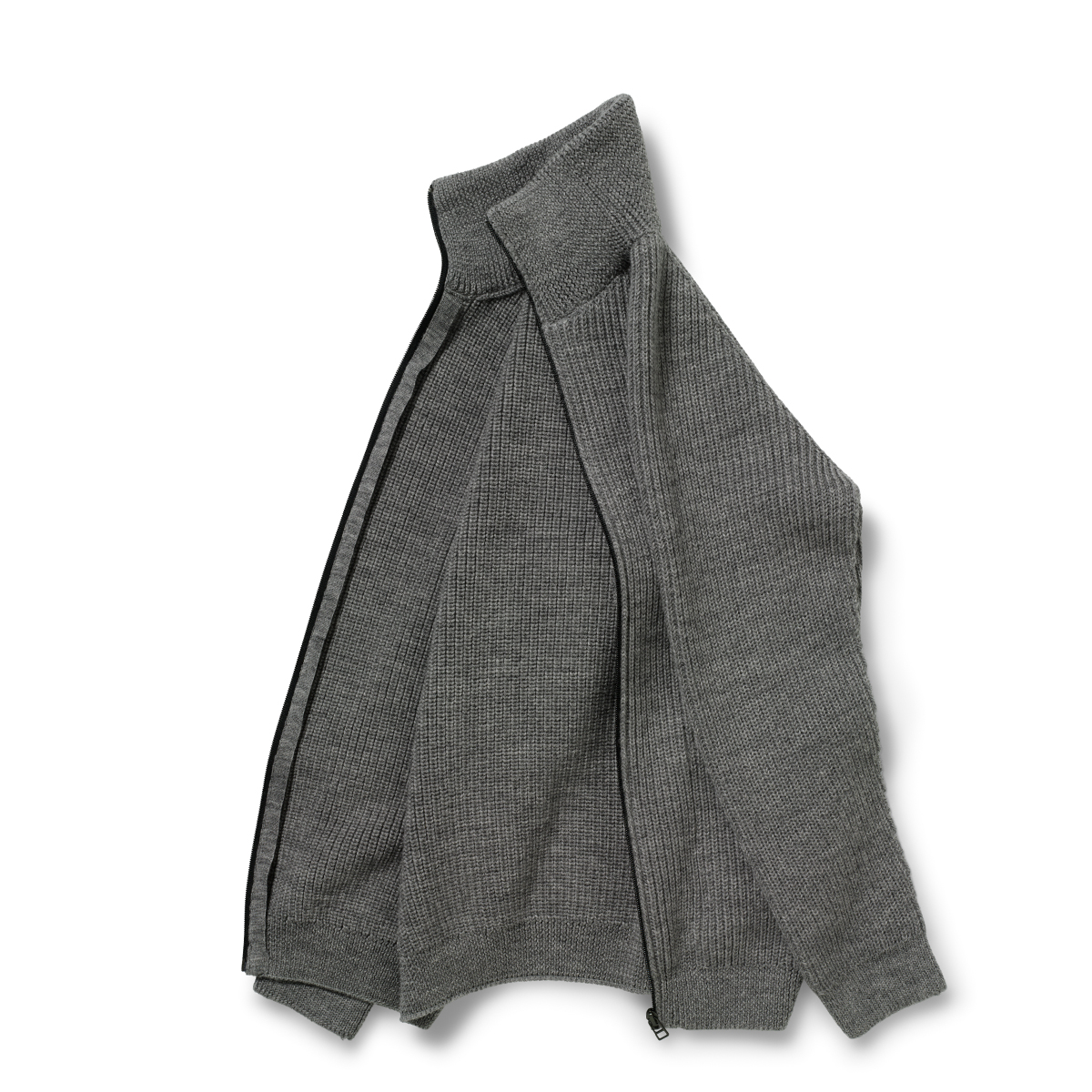 Strickjacke 7012 hellgrau von halfs x indant – nahtlos in Deutschland im Perlfang aus Bio-Merinowolle gestrickt, mit Zipper und Stehkragen