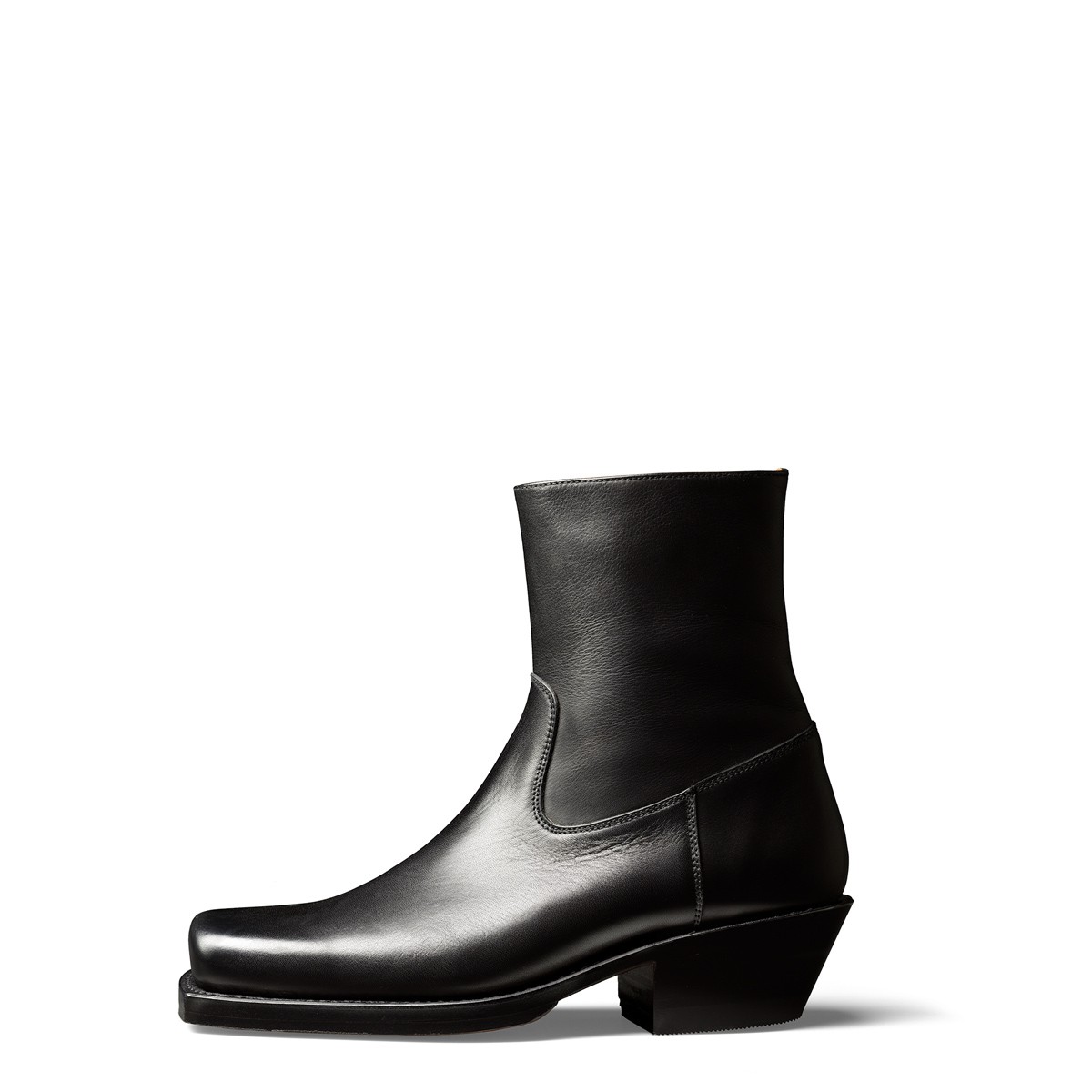 Cowboystiefel Jolene von halfs aus München – rahmengenähter Damen-Halbstiefel aus schwarzem Rindsleder