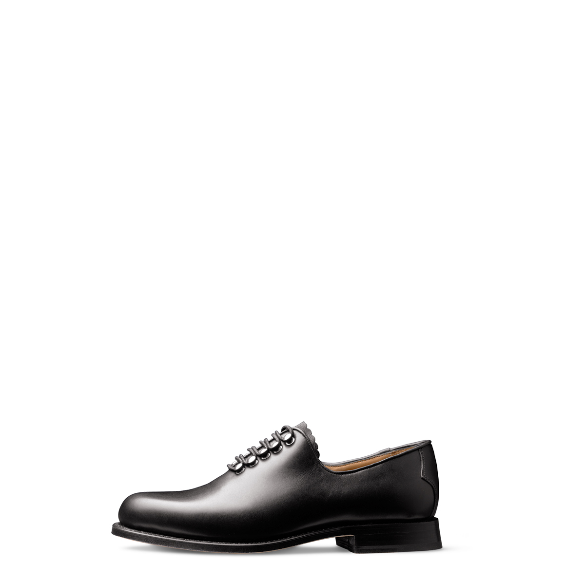 Dirndlschuh Lena von halfs aus München – rahmengenähter Damen-Halbschuh aus schwarzem Kalbsleder