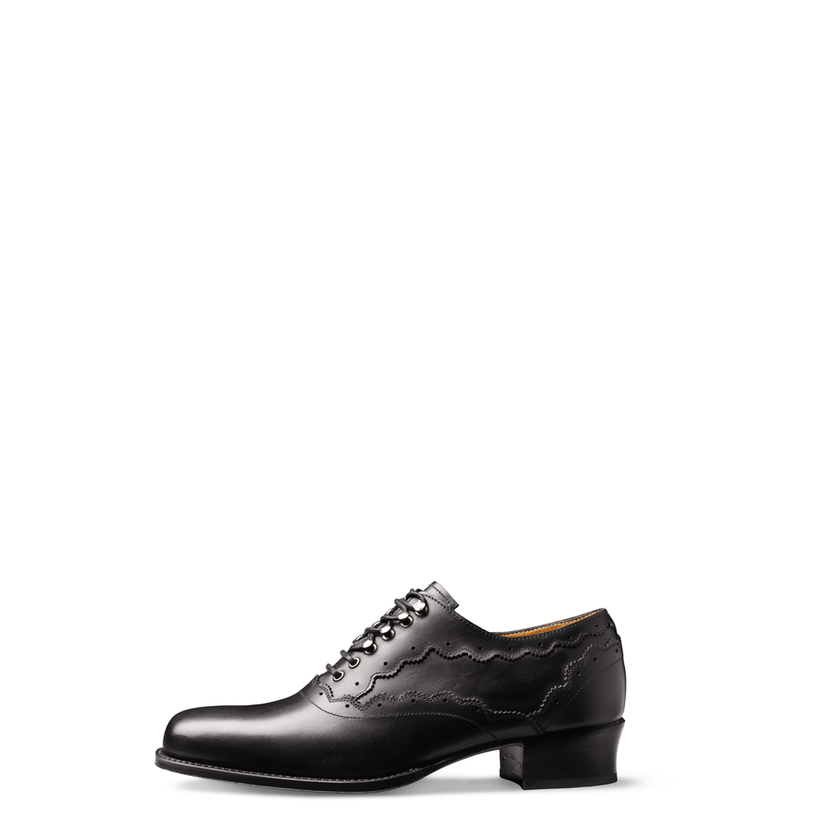 Miesbacher trachtenschuh von halfs aus München – rahmengenähter Damen-tanzschuh aus schwarzem Kalbsleder