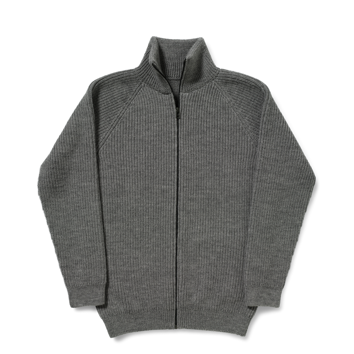 Strickjacke 7012 hellgrau von halfs x indant – nahtlos in Deutschland im Perlfang aus Bio-Merinowolle gestrickt, mit Zipper und Stehkragen