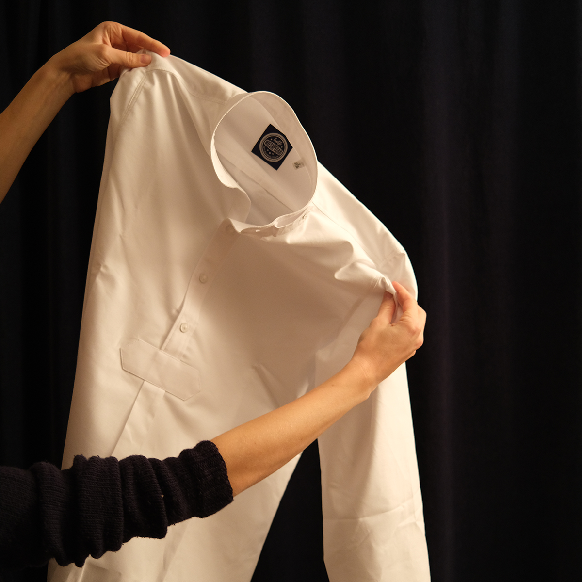 Wiesnpfoad - weißes Pfoad Trachtenhemd mit Stehkragen von halfs aus München aus schwerem Baumwoll Oxford